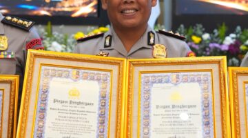 Kapolres Simalungun AKBP Marganda Aritonang Terima Dua Piagam Penghargaan Langsung dari Kapolda Sumut